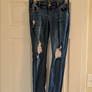 Distressed skinny jeans